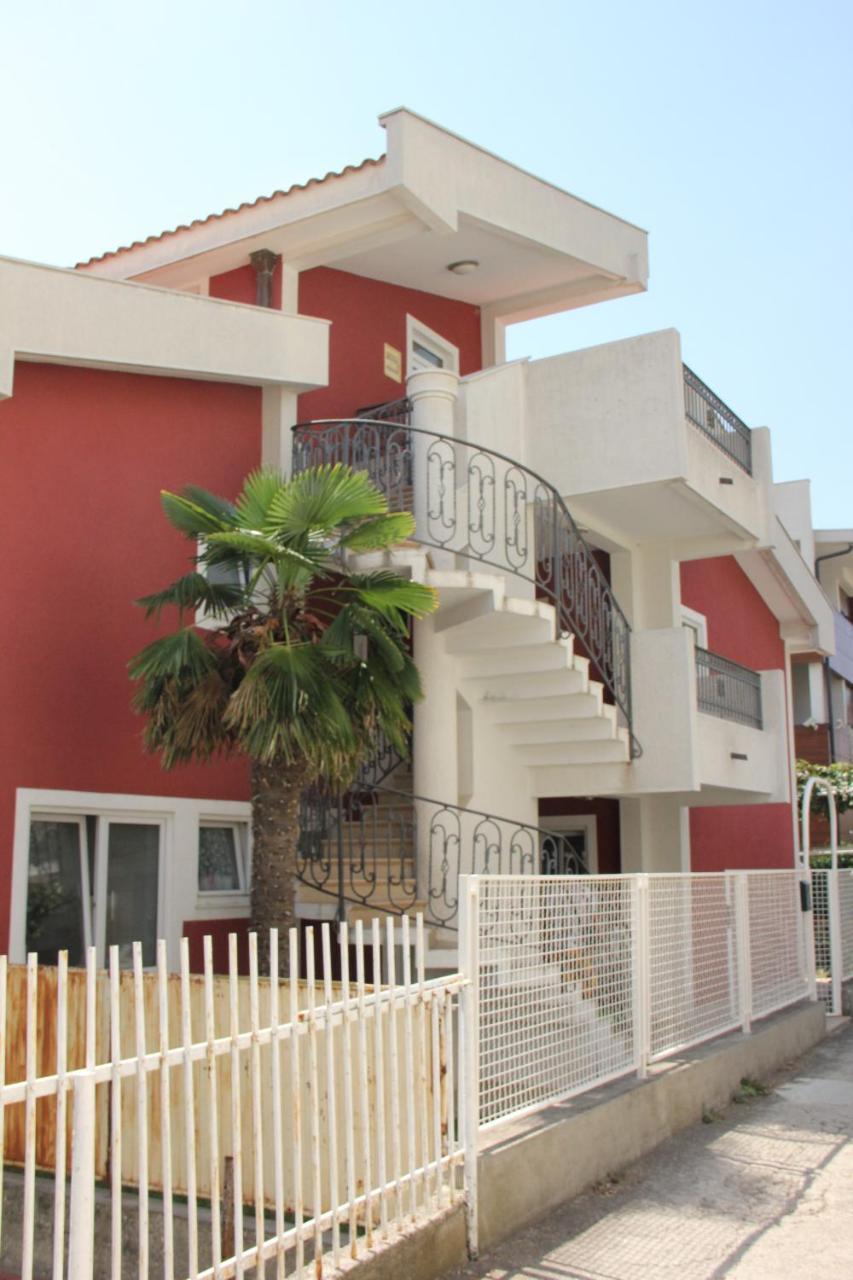 Apartments Durutovic Бар Екстер'єр фото